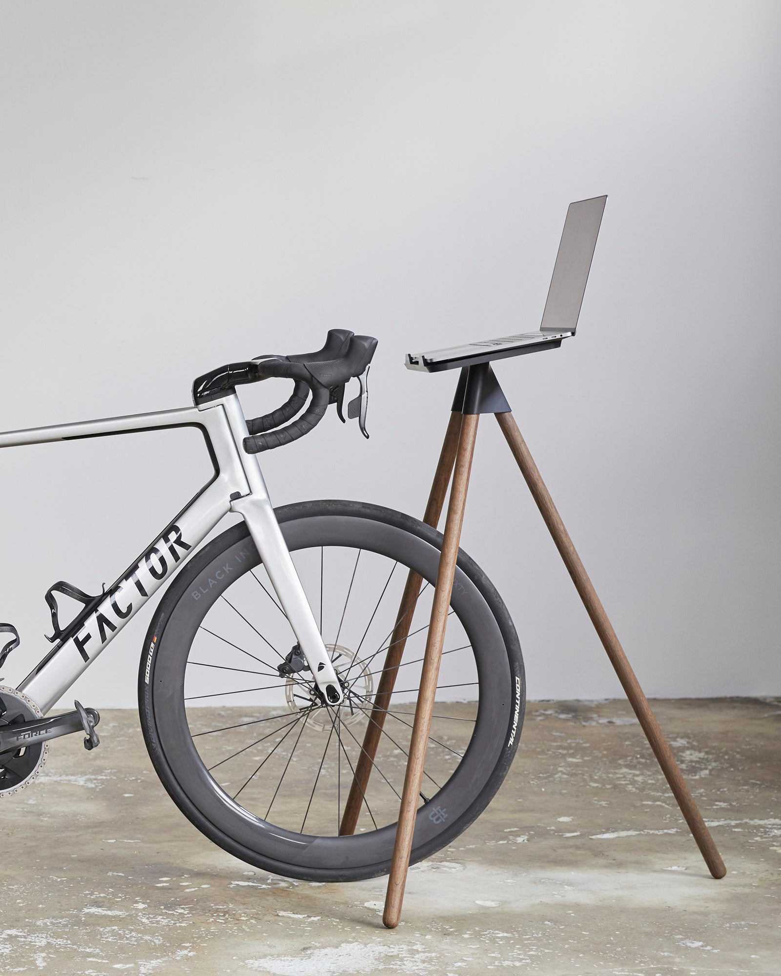 mountainbike stand Tons Laptop Stand for indoor bike trainers