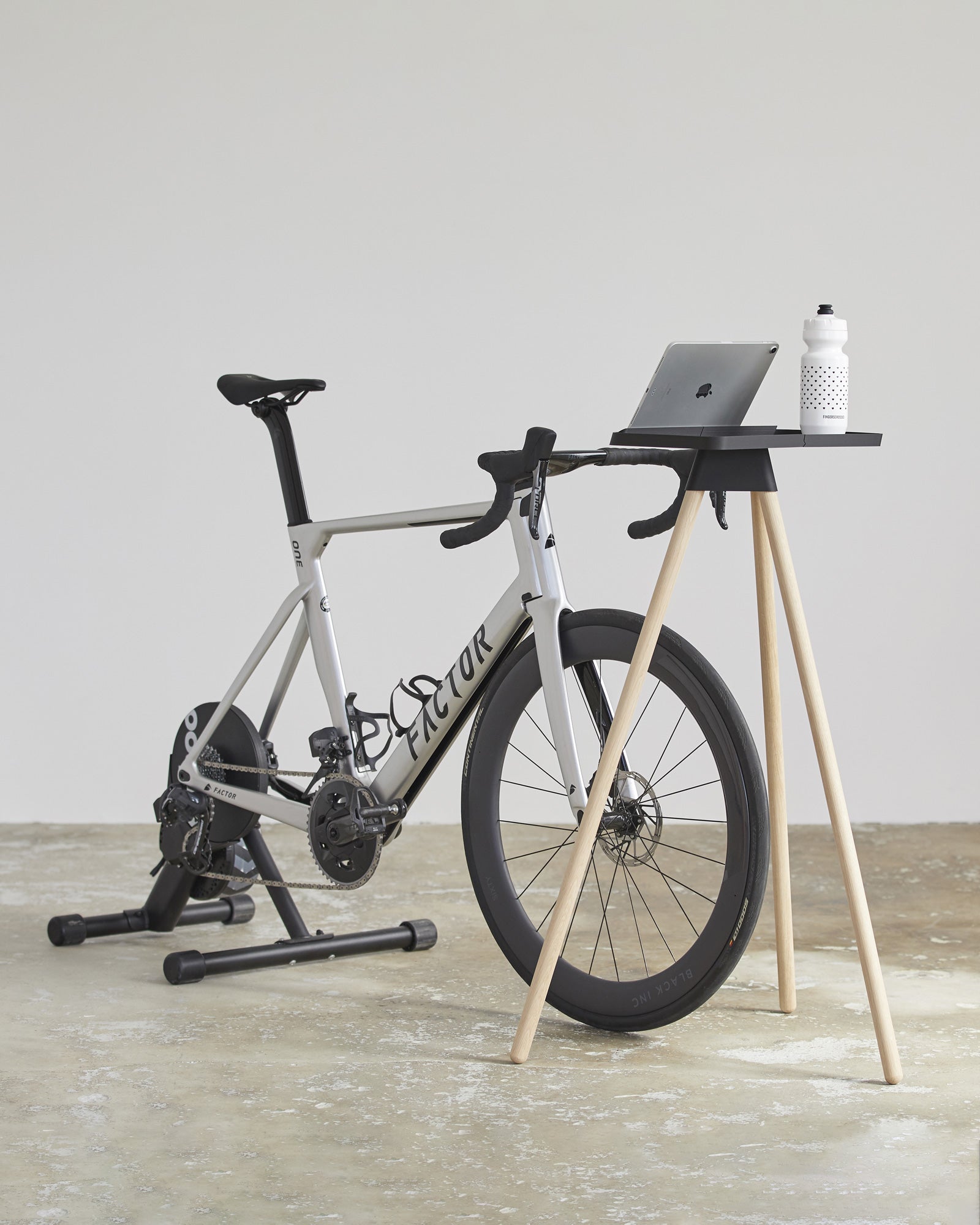 rennrad trainer indoor zwift Tons Race Table for Zwift