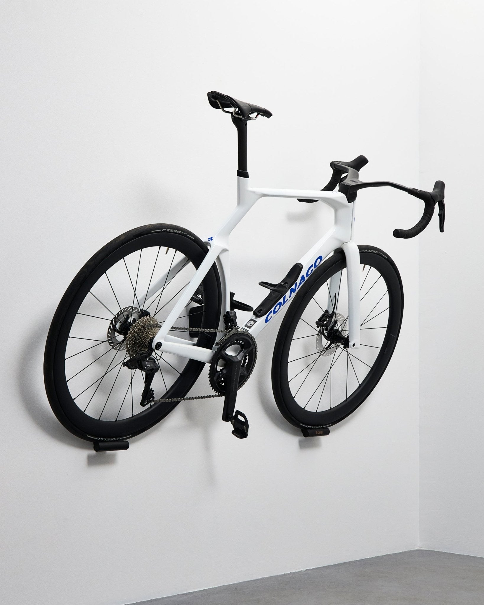 Road and gravel bike wall mount rack from Tons