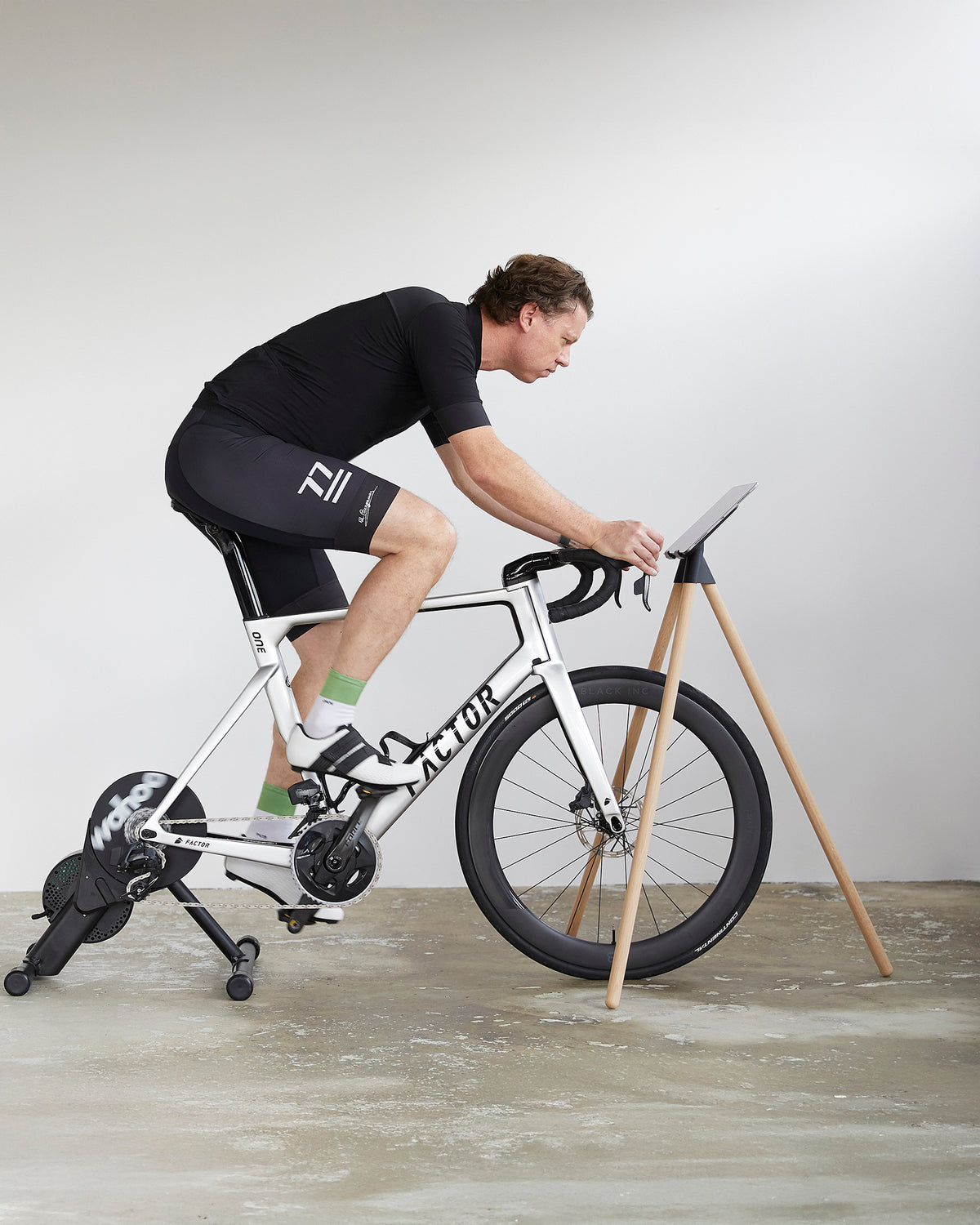 Tons iPad Stand for indoor bike trainers