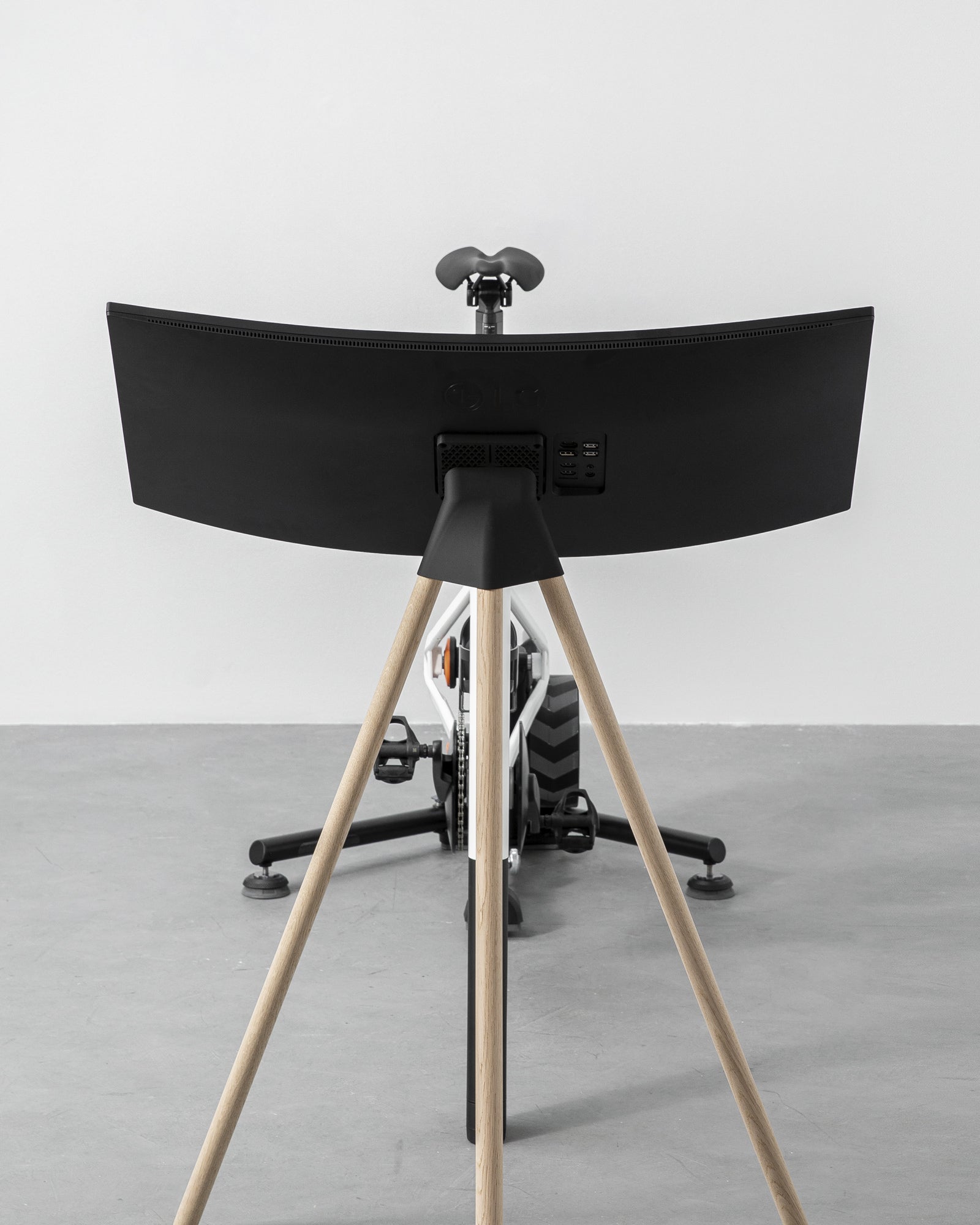 Zwift Stand for Ultra-Wide Monitors | Sustainable Danish Design | Tons